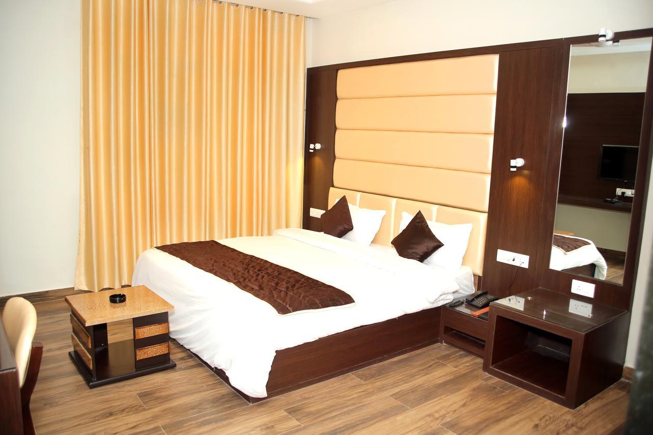 Hotel Lavanya Palace Ratlām 외부 사진