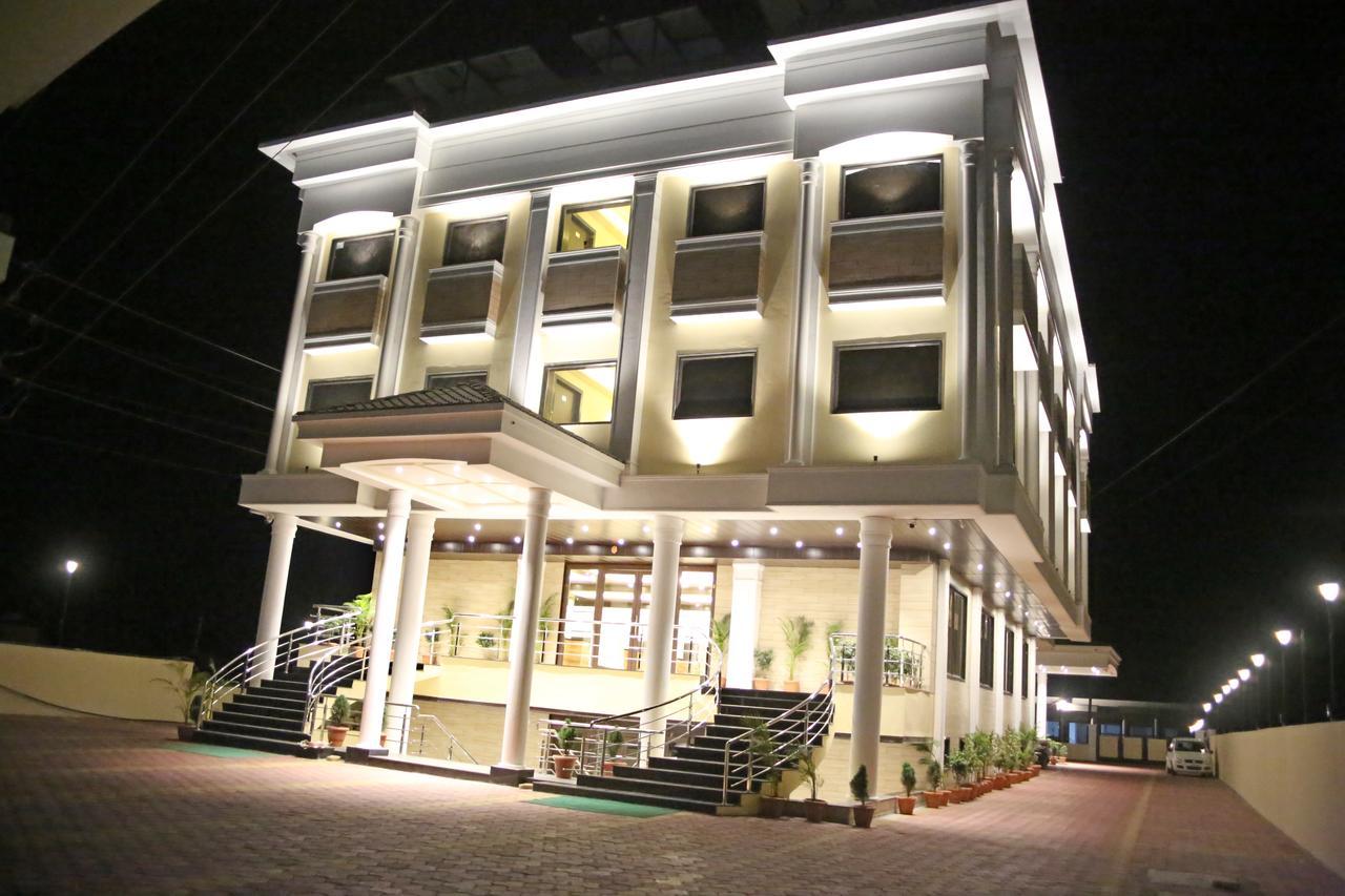 Hotel Lavanya Palace Ratlām 외부 사진
