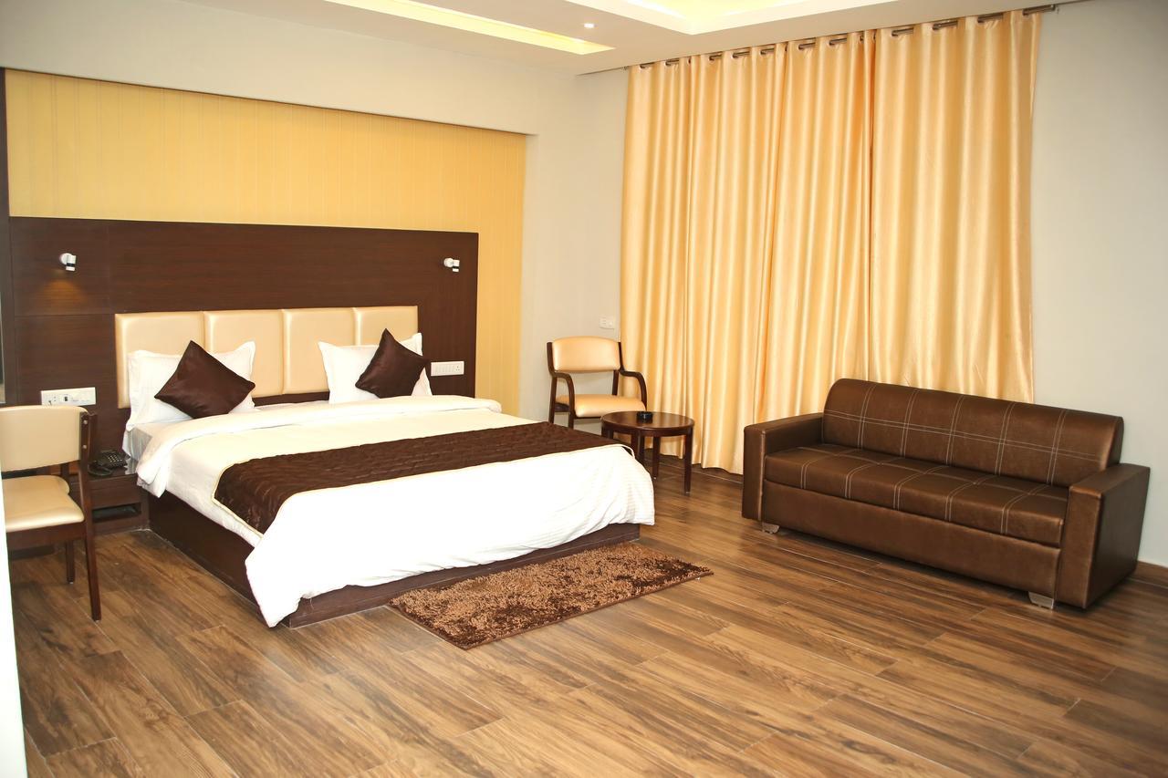 Hotel Lavanya Palace Ratlām 외부 사진