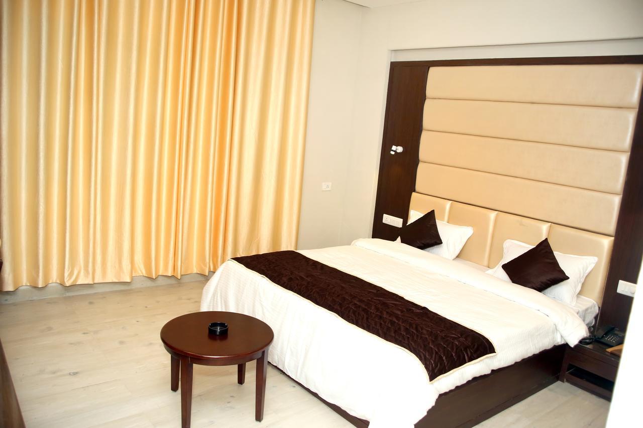 Hotel Lavanya Palace Ratlām 외부 사진