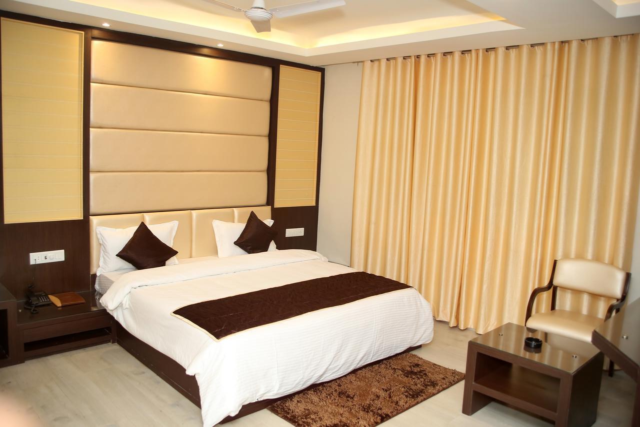 Hotel Lavanya Palace Ratlām 외부 사진