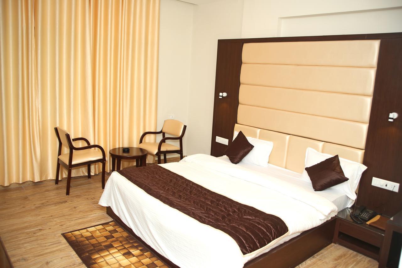 Hotel Lavanya Palace Ratlām 외부 사진